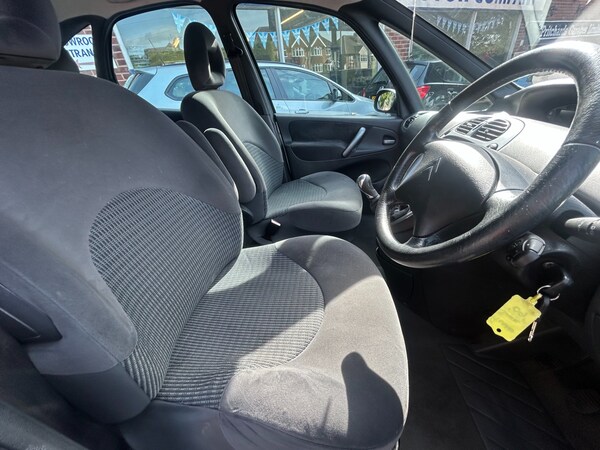 Used Citroen Xsara Picasso 2009 for sale - 75982459: Photo 9