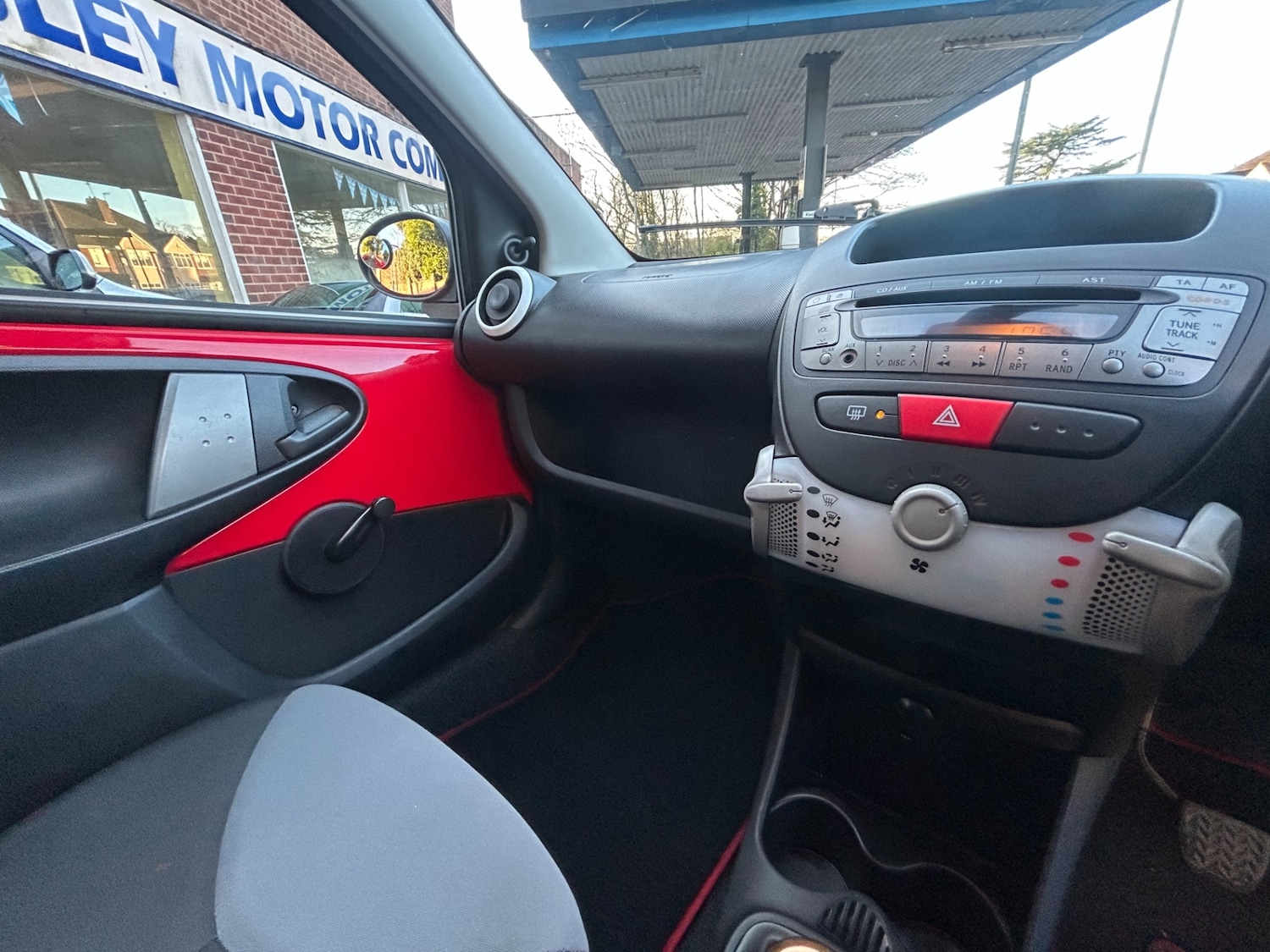 Used Peugeot 107 2012 for sale - 76892324: Photo 7