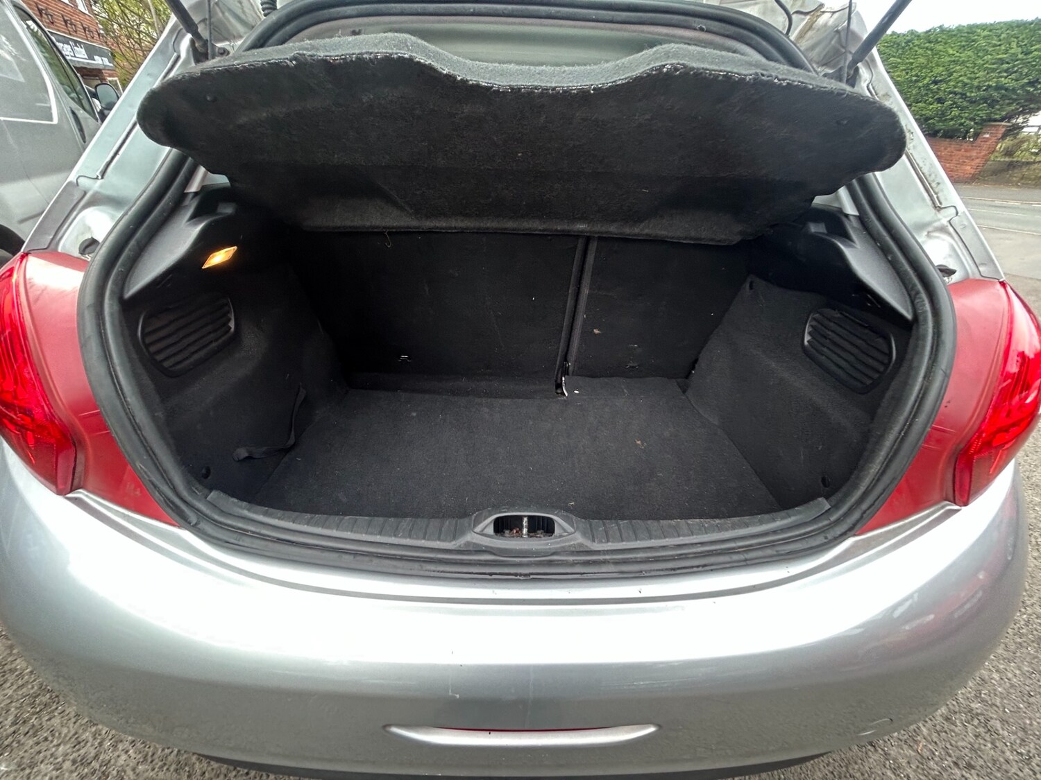 Used Peugeot 208 2013 for sale - 78199045: Photo 10