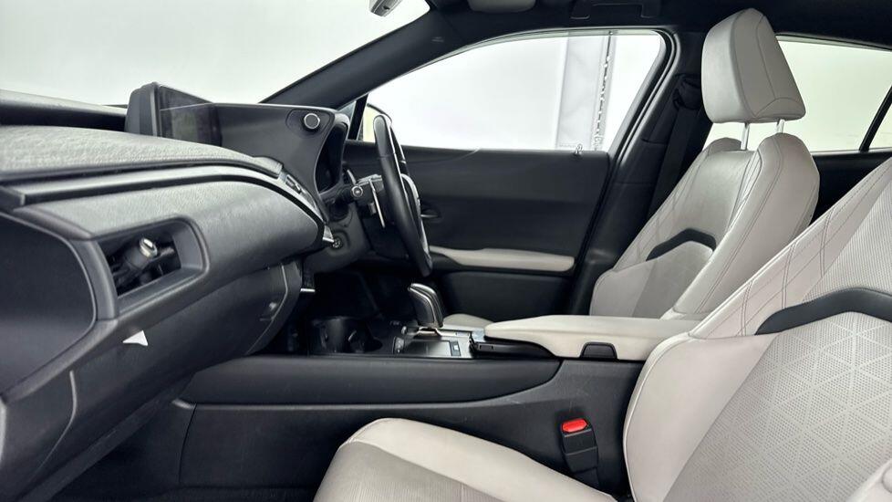 Used Lexus UX 2021 for sale - 76359777: Photo 3
