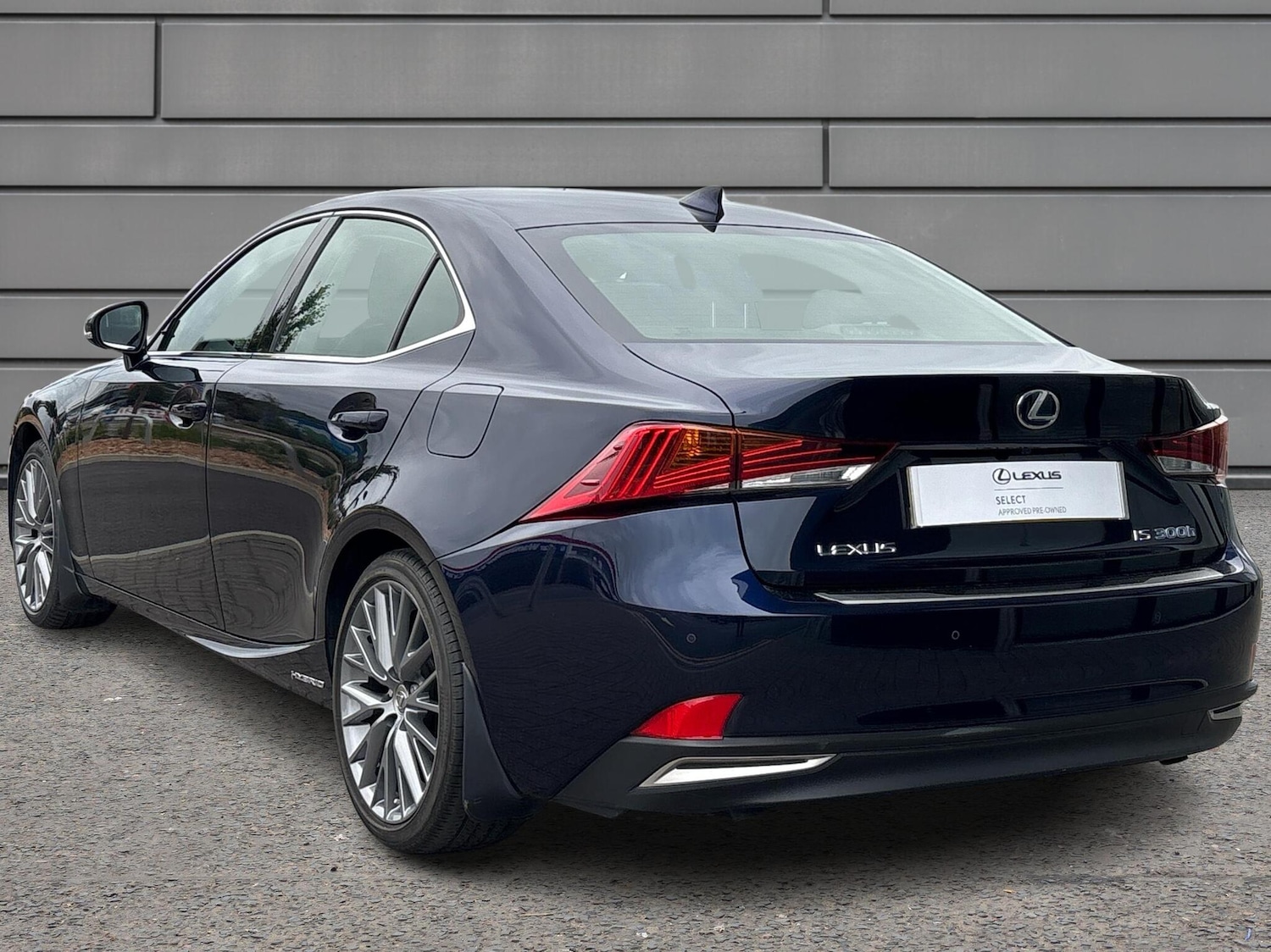 Used Lexus IS 2019 for sale - 76190723: Photo 3