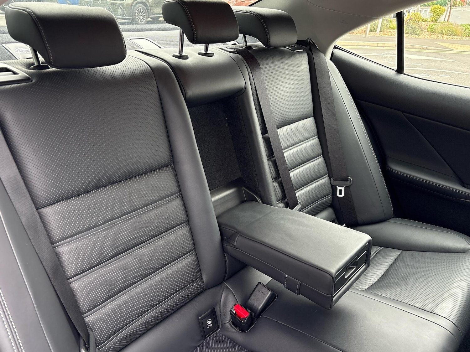 Used Lexus IS 2019 for sale - 76190723: Photo 9