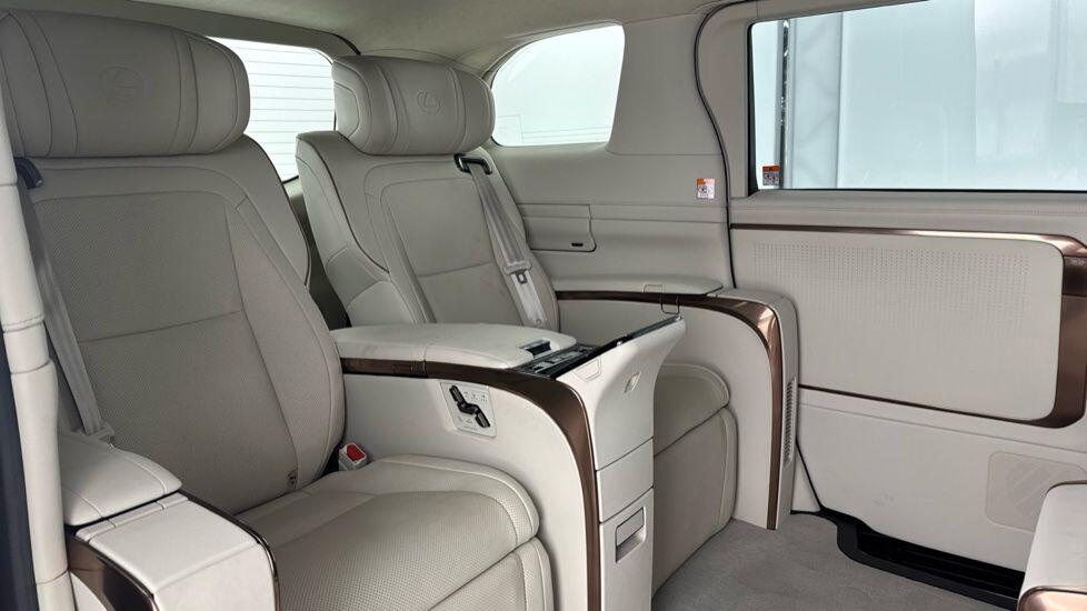 Used Lexus LM 2024 for sale - 77124486: Photo 13