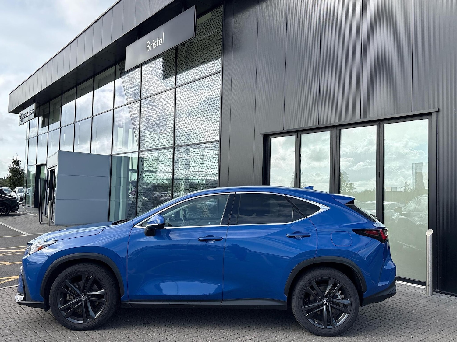 Used Lexus NX 2022 for sale - 76110869: Photo 4