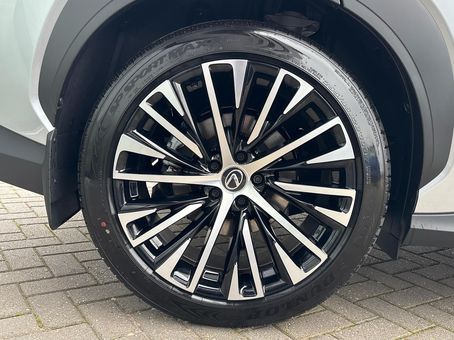 Used Lexus RZ 2024 for sale - 76523223: Photo 5