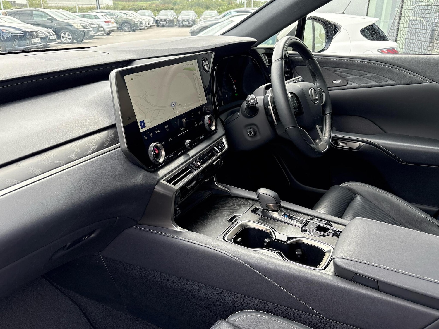 Used Lexus RX 2023 for sale - 76730698: Photo 2