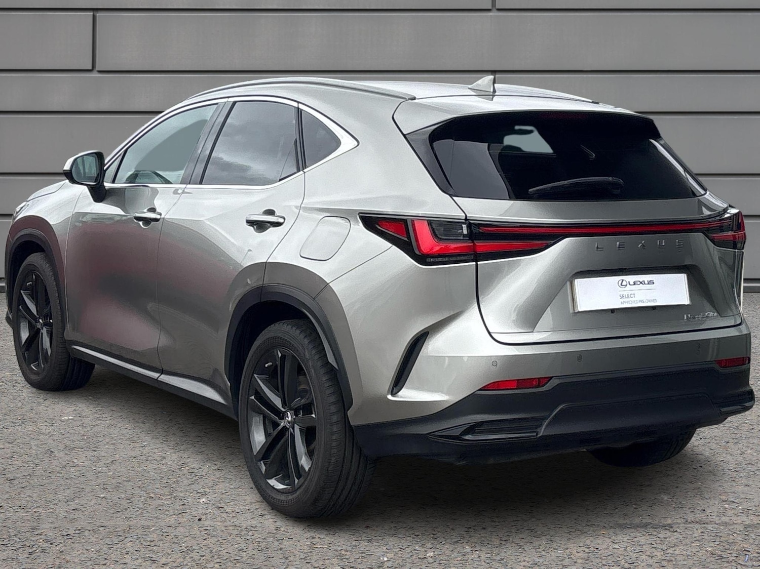 Used Lexus NX 2023 for sale - 76190655: Photo 3
