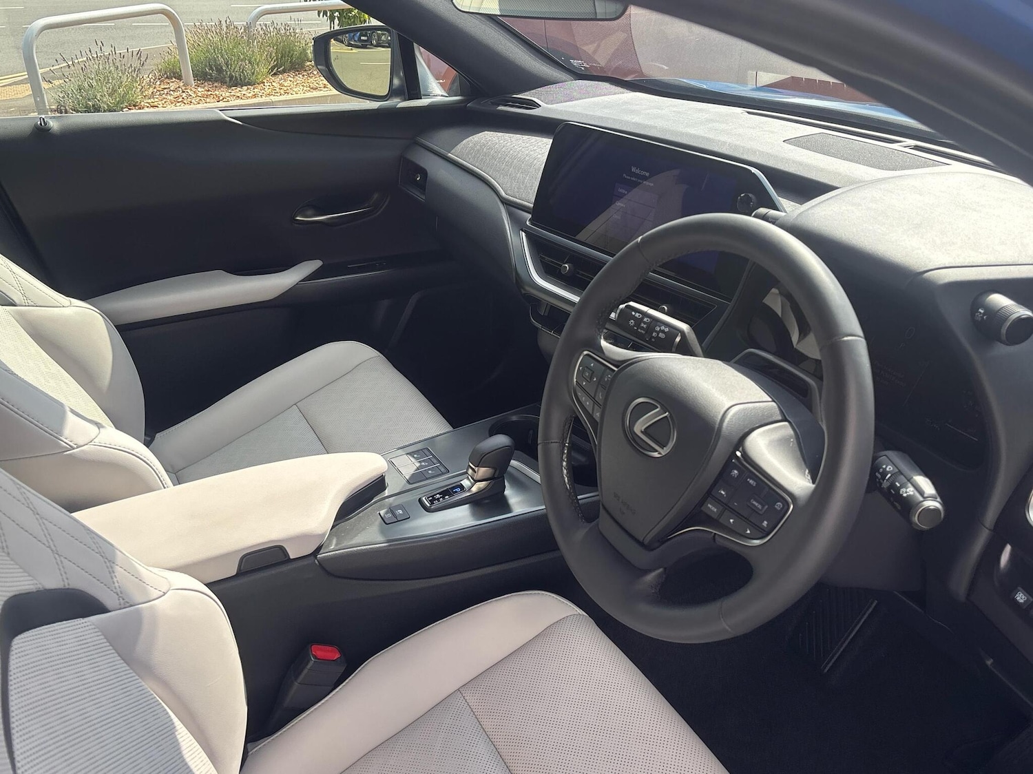 Used Lexus UX 2025 for sale - 77157536: Photo 6