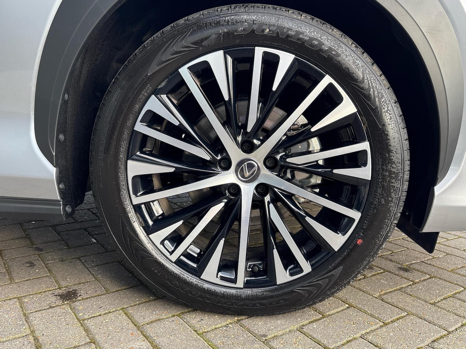 Used Lexus RZ 2024 for sale - 76110883: Photo 5