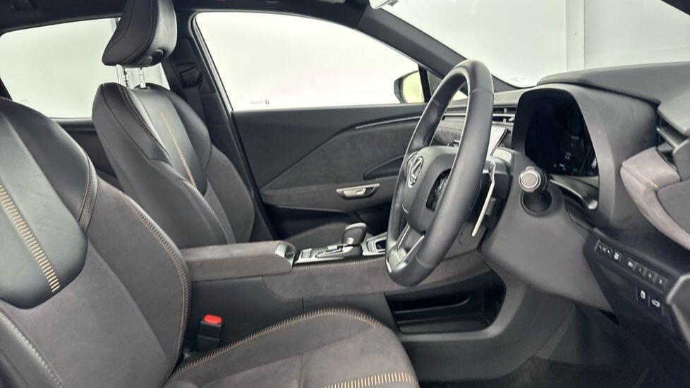 Used Lexus LBX 2025 for sale - 76474455: Photo 16