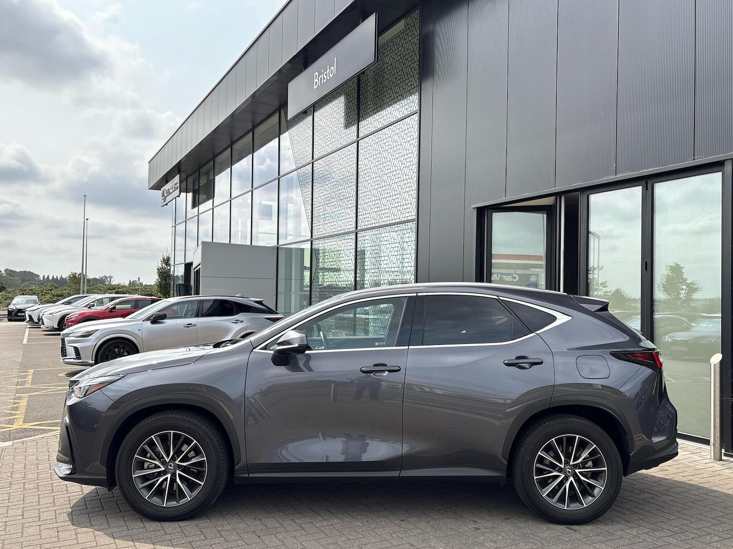 Used Lexus NX 2024 for sale - 76110946: Photo 4