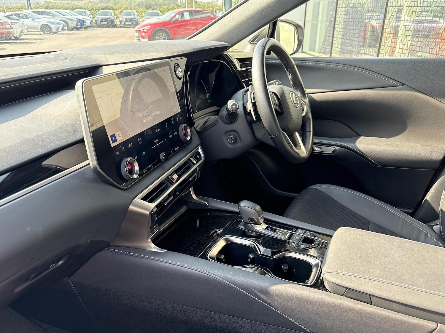 Used Lexus RX 2023 for sale - 76837601: Photo 2