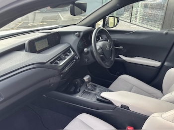 Used Lexus UX 2019 for sale - 76251660: Photo