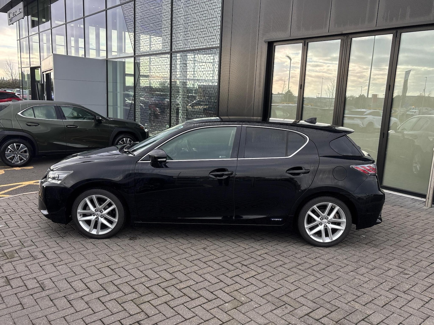 Used Lexus CT 2017 for sale - 77177399: Photo 4