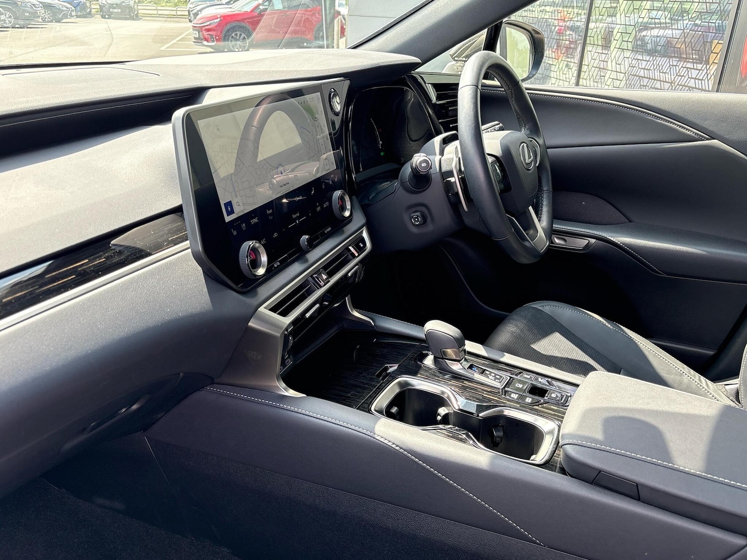 Used Lexus RX 2024 for sale - 76716827: Photo 2