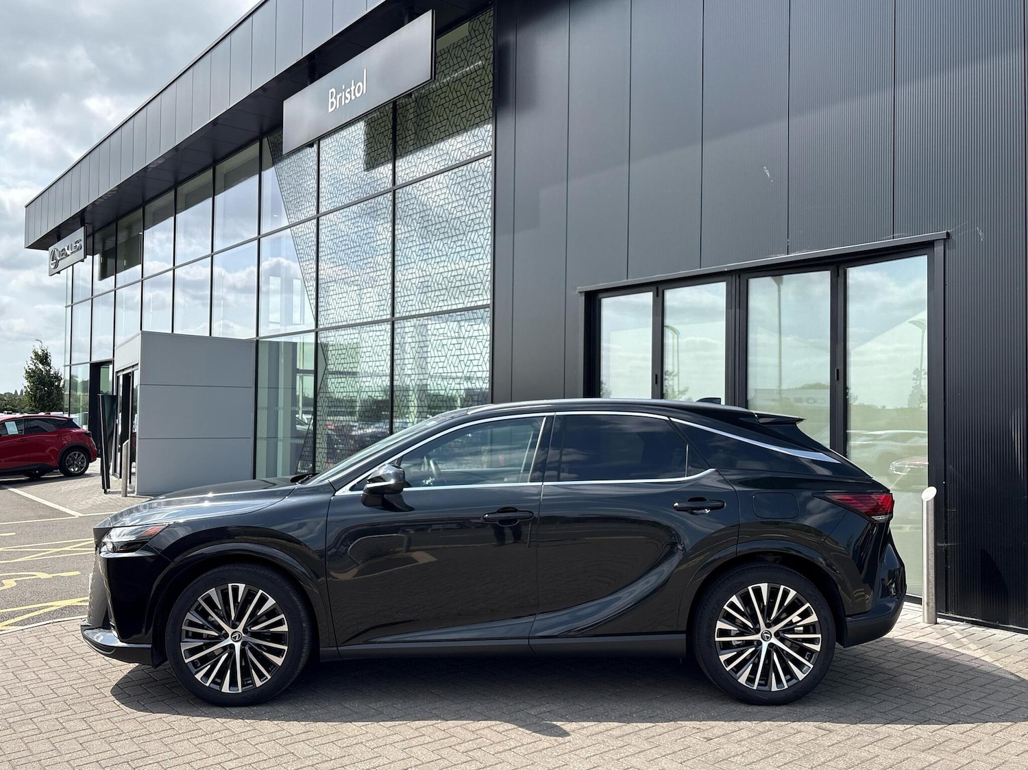 Used Lexus RX 2024 for sale - 76716827: Photo 4