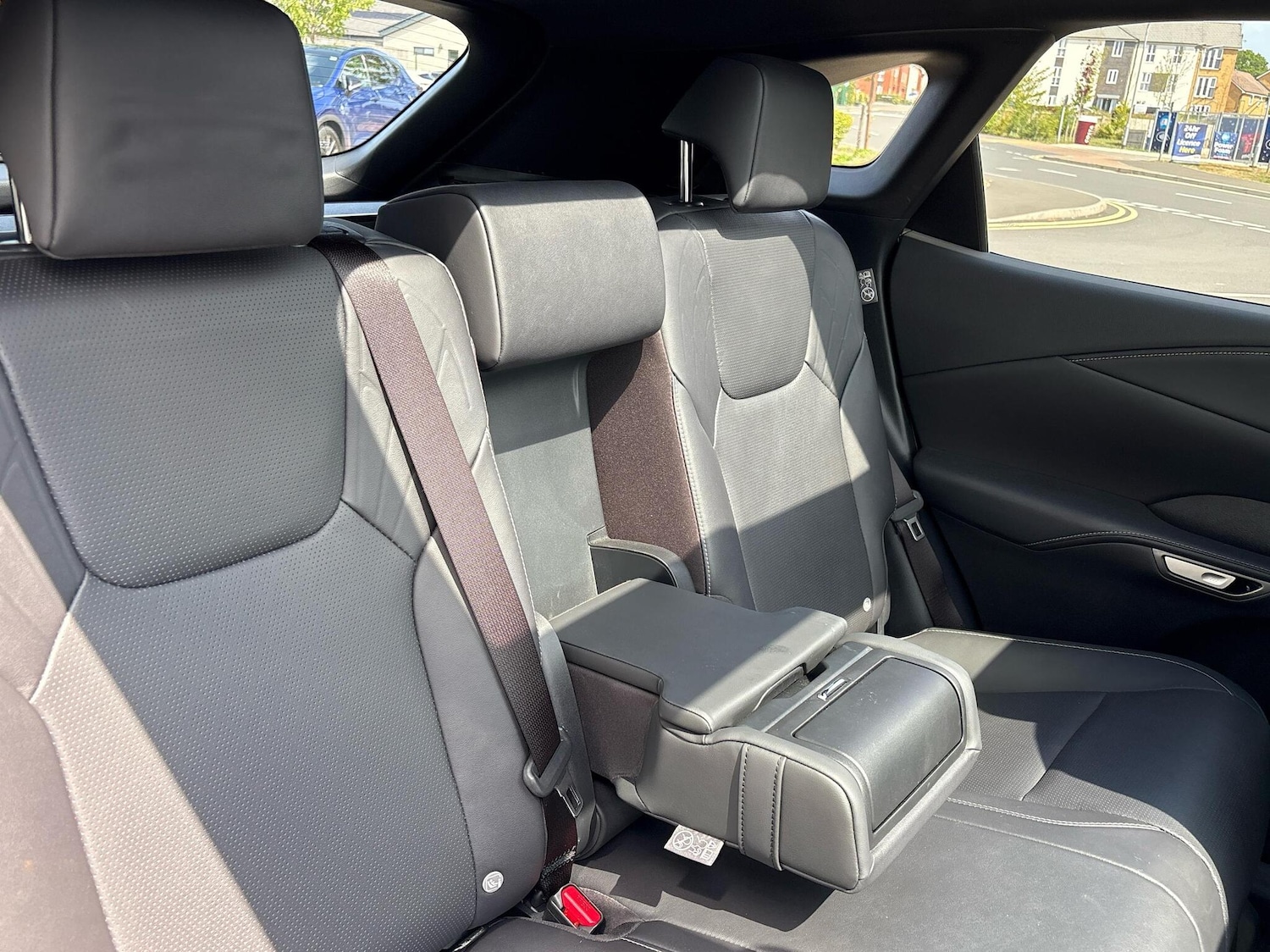 Used Lexus RX 2024 for sale - 76716827: Photo 9