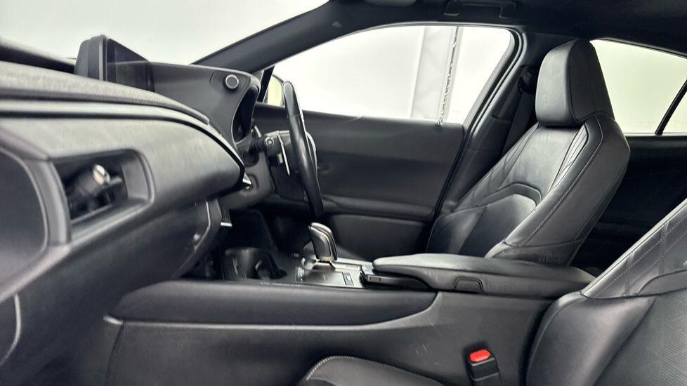 Used Lexus UX 2021 for sale - 76168413: Photo 3