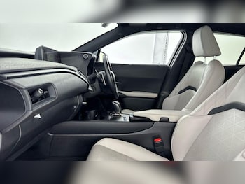 Used Lexus UX 2021 for sale - 76716798: Photo