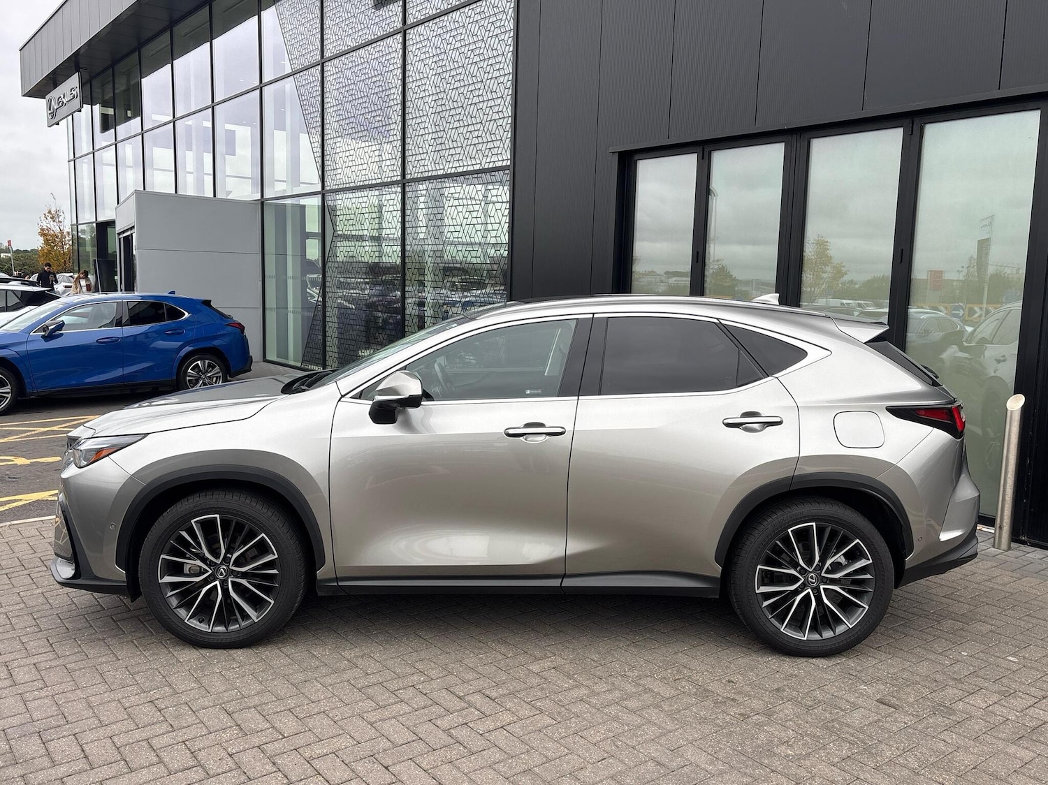 Used Lexus NX 2023 for sale - 76730714: Photo 4