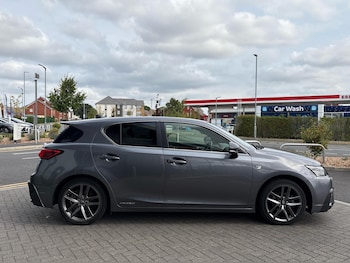 Used Lexus CT 2019 for sale - 76111113: Photo