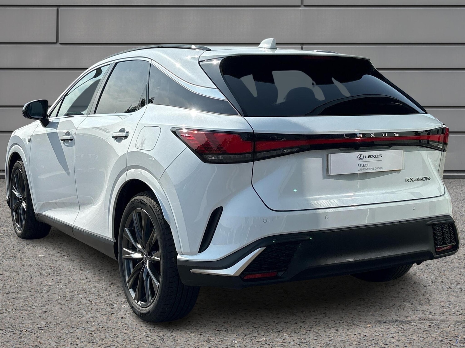 Used Lexus RX 2023 for sale - 76110638: Photo 3