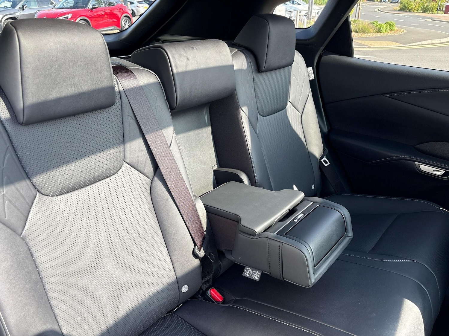 Used Lexus RX 2023 for sale - 76110638: Photo 9