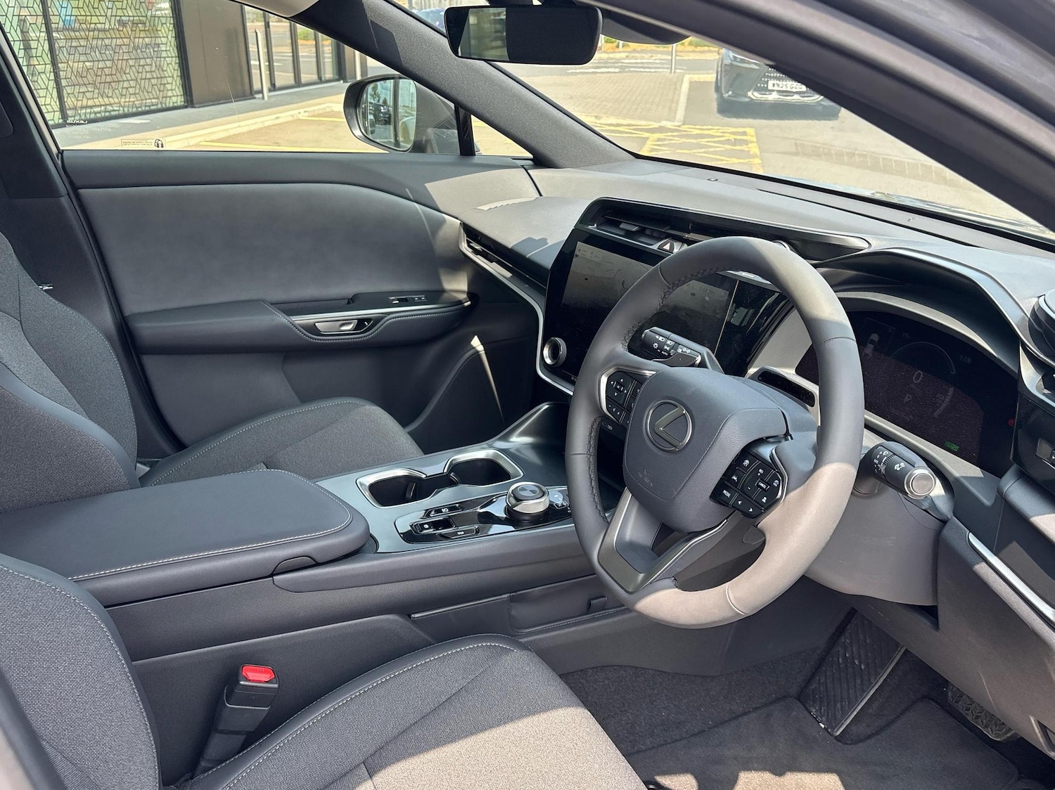 Used Lexus RZ 2025 for sale - 76730611: Photo 6