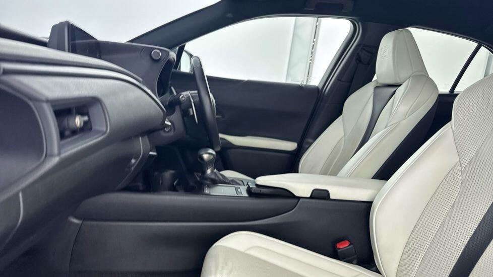 Used Lexus UX 2022 for sale - 77176712: Photo 3