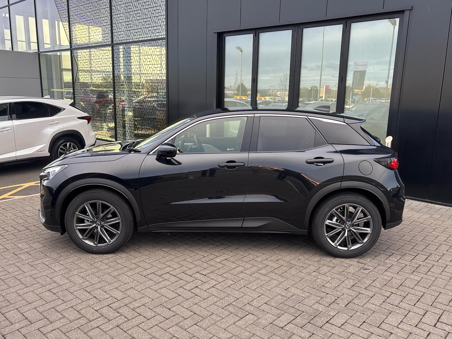 Used Lexus LBX 2025 for sale - 77124350: Photo 4