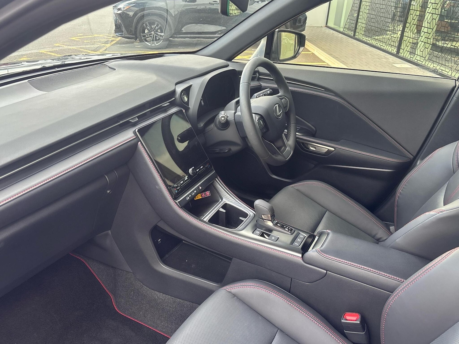 Used Lexus LBX 2024 for sale - 76111088: Photo 2