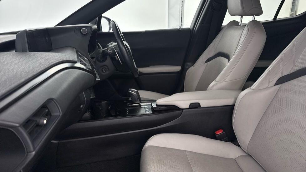 Used Lexus UX 2021 for sale - 77124604: Photo 3