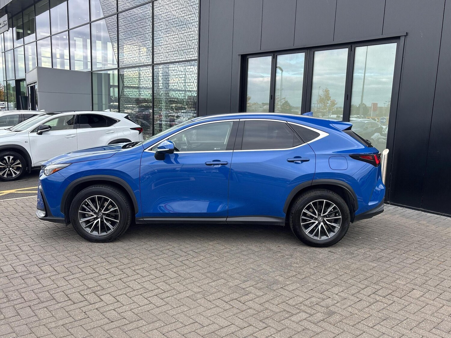 Used Lexus NX 2022 for sale - 76190685: Photo 4