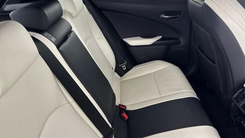 Used Lexus UX 2022 for sale - 76716765: Photo 12