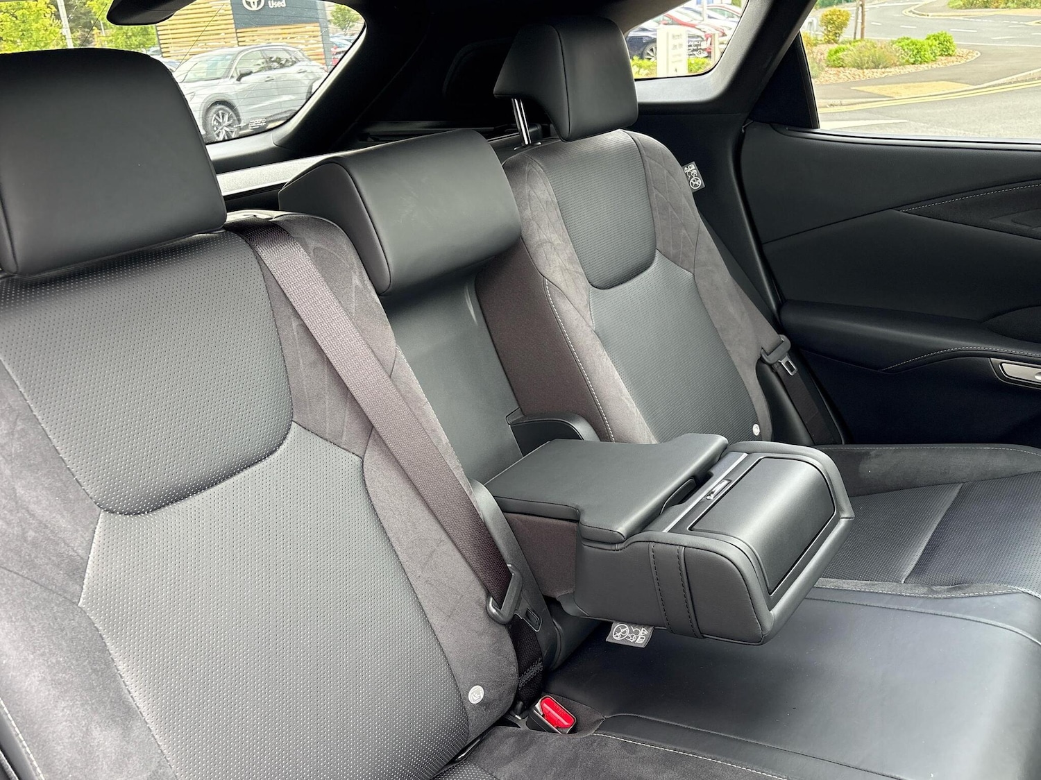 Used Lexus RX 2023 for sale - 76110882: Photo 9