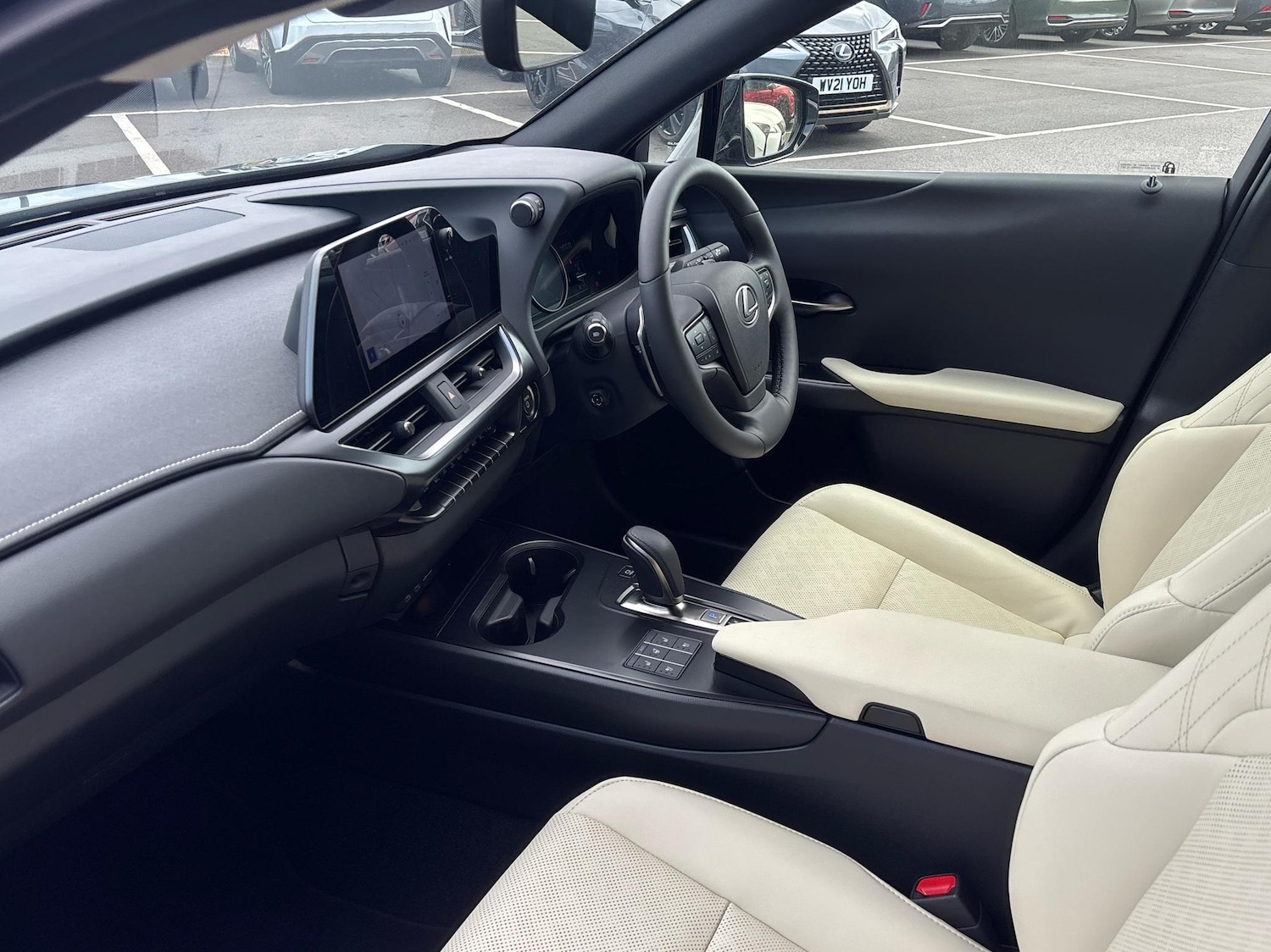 Used Lexus UX 2025 for sale - 76716816: Photo 2
