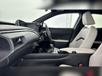 Used Lexus UX 2021 for sale - 75590429: Photo