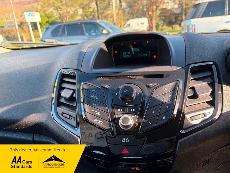 Used Ford Fiesta 2013 for sale - 76643132: Photo 14