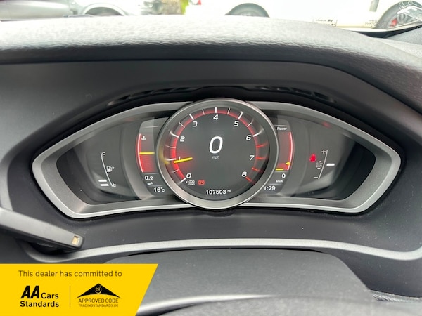 Used Volvo V40 2018 for sale - 76245643: Photo 11