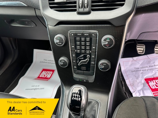 Used Volvo V40 2018 for sale - 76245643: Photo 14