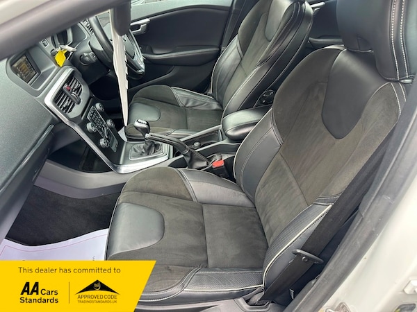 Used Volvo V40 2018 for sale - 76245643: Photo 18