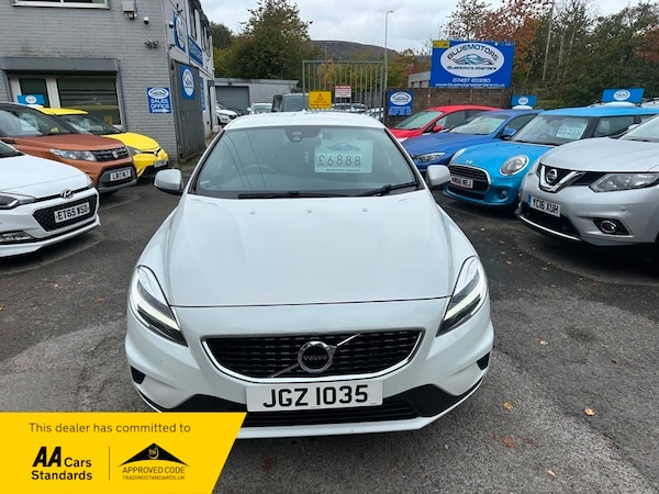 Used Volvo V40 2018 for sale - 76245643: Photo 2