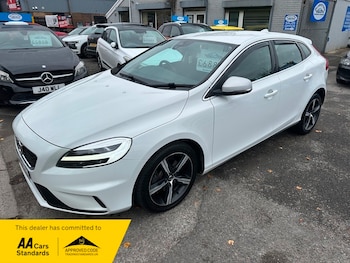 Used Volvo V40 2018 for sale - 76245643: Photo 3
