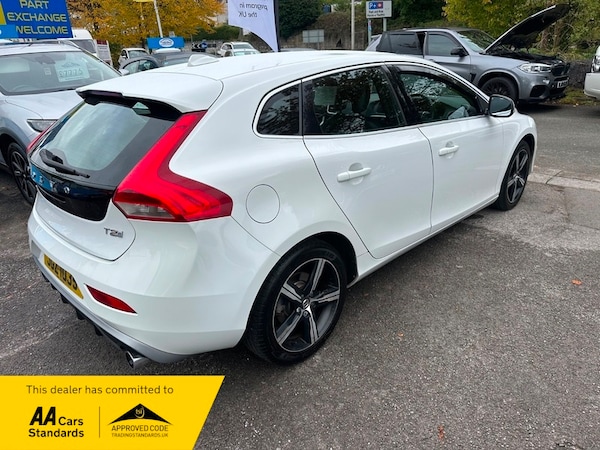 Used Volvo V40 2018 for sale - 76245643: Photo 4