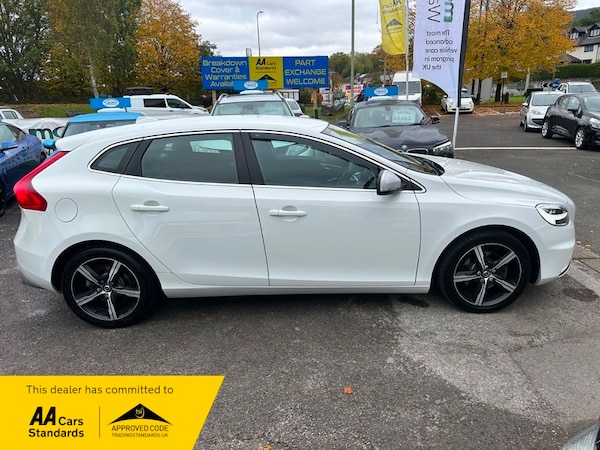 Used Volvo V40 2018 for sale - 76245643: Photo 5
