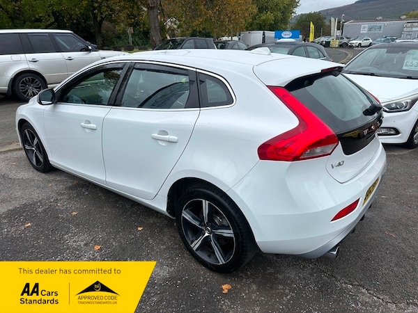 Used Volvo V40 2018 for sale - 76245643: Photo 7