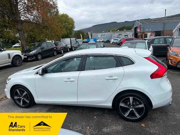 Used Volvo V40 2018 for sale - 76245643: Photo 8