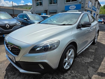 Used Volvo V40 2014 for sale - 78570813: Photo