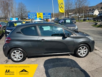 Used Peugeot 208 2012 for sale - 75230807: Photo