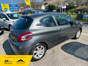 Used Peugeot 208 2012 for sale - 75230807: Photo